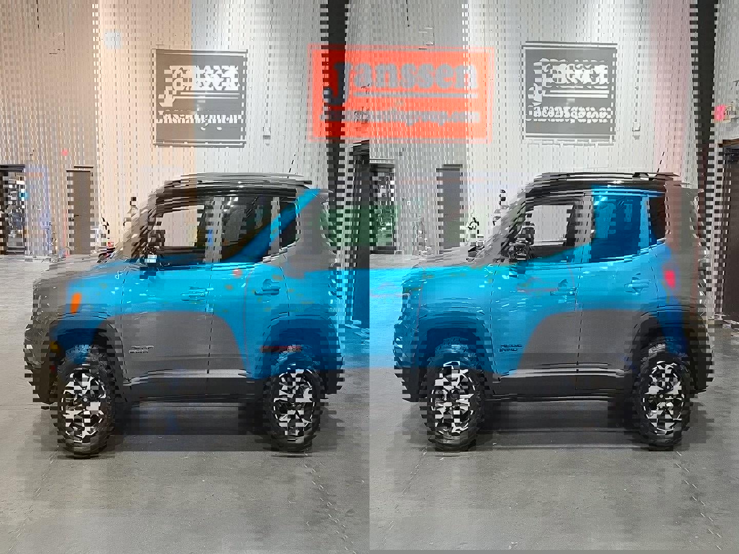 Used 2022 Jeep Renegade Trailhawk w/ Sun/Sound Group image 2