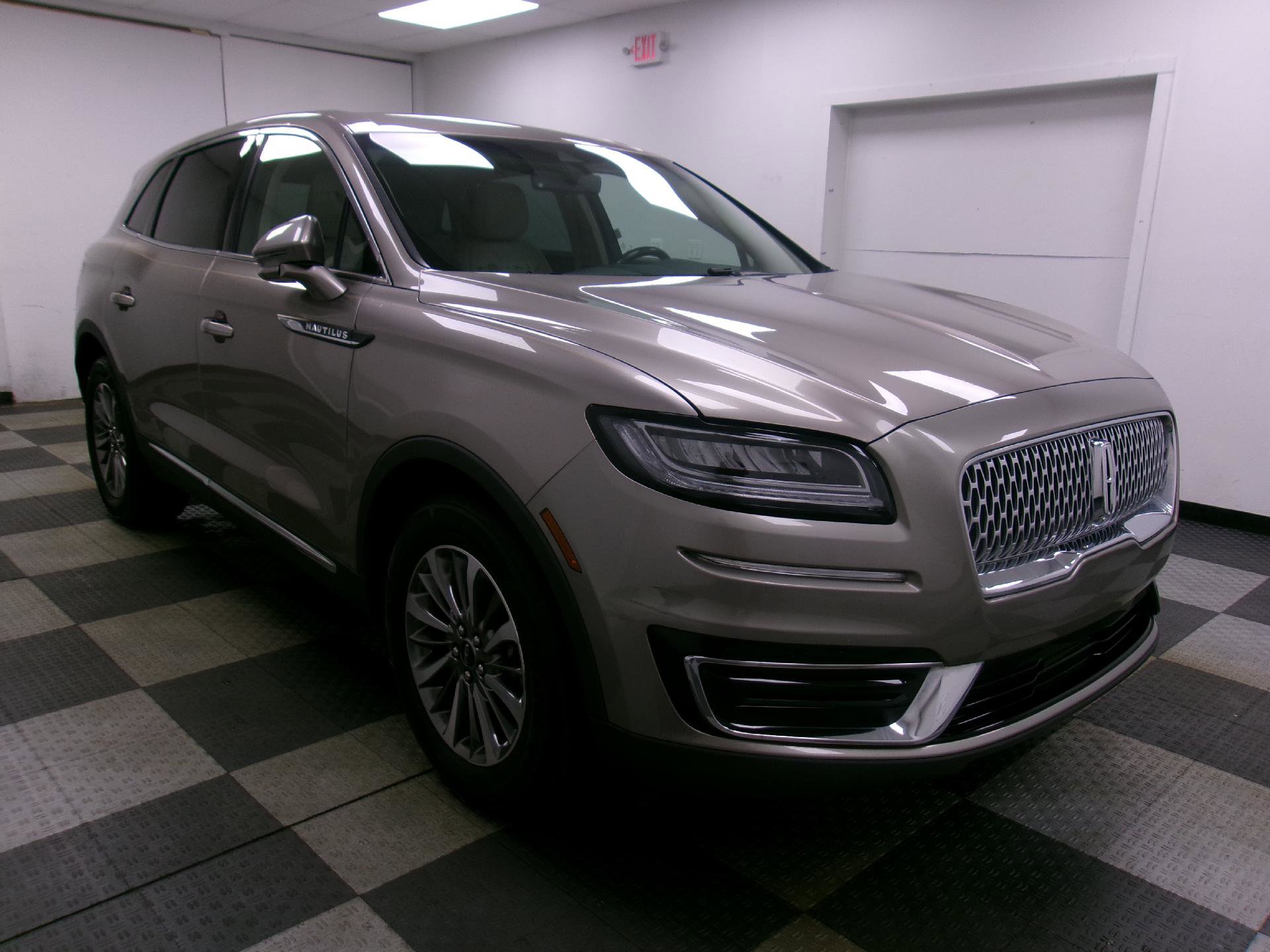 Used 2020 Lincoln Nautilus Premier w/ Equipment Group 101A image 14