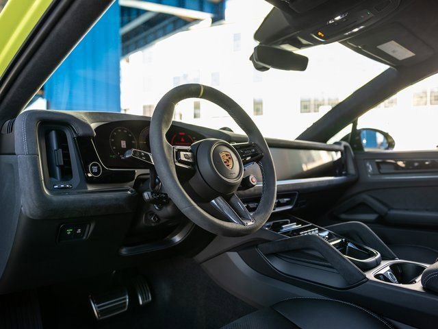 Certified 2024 Porsche Cayenne Turbo GT image 4