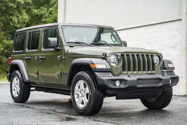 Used 2022 Jeep Wrangler Unlimited Sport image 2