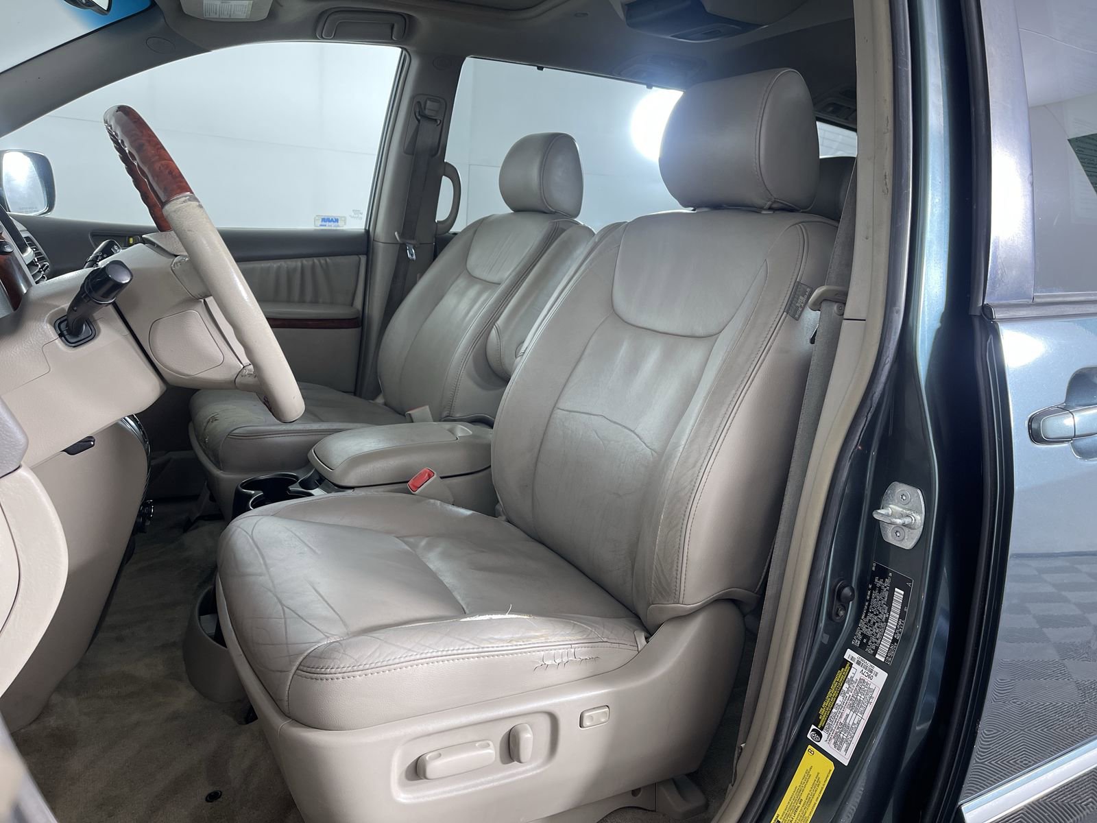 Used 2005 Toyota Sienna XLE Limited image 14