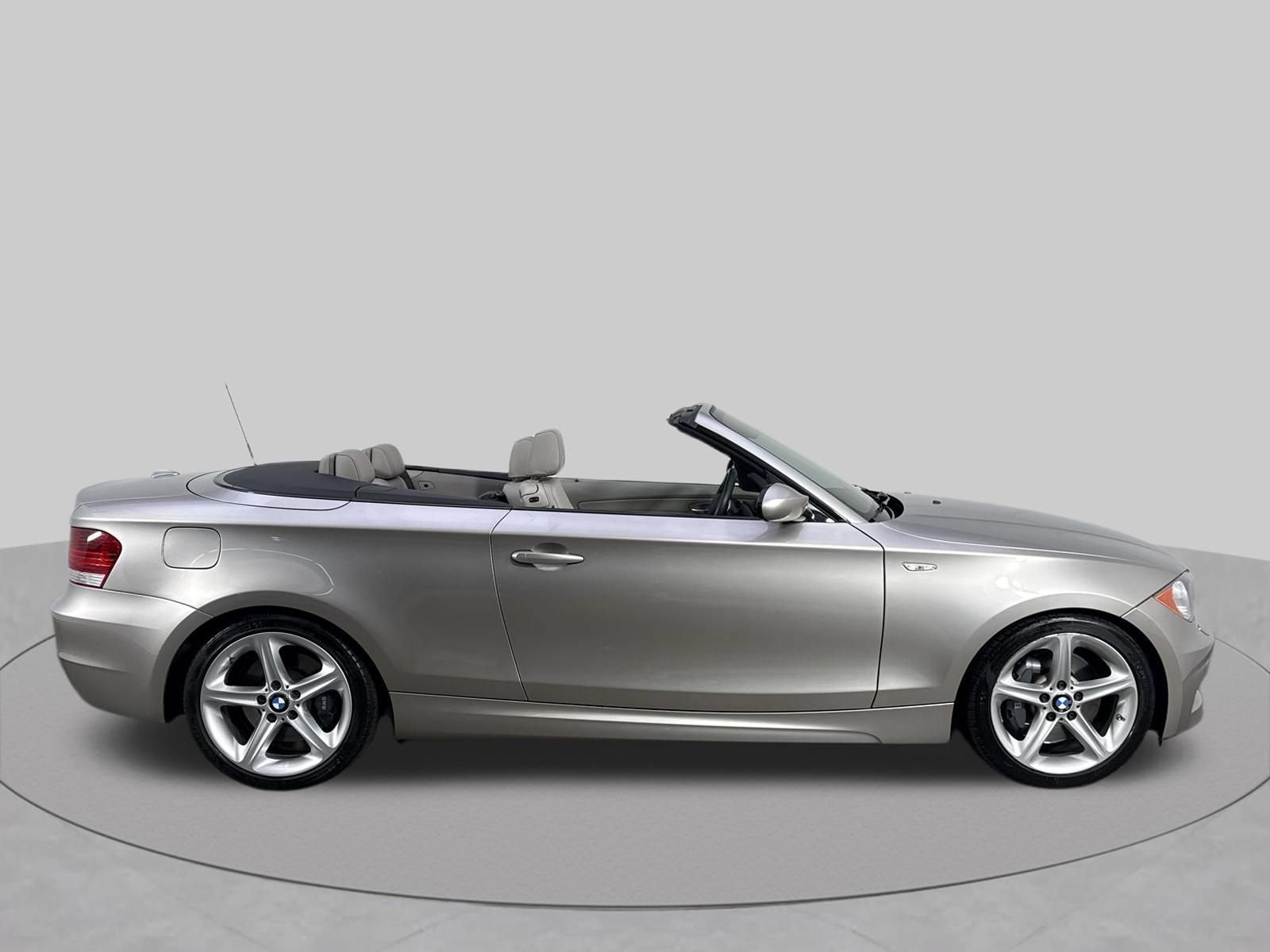 Used 2009 BMW 135i Convertible RWD image 35