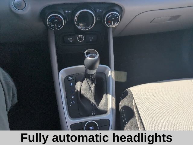 Used 2025 Hyundai Venue SEL FWD image 6