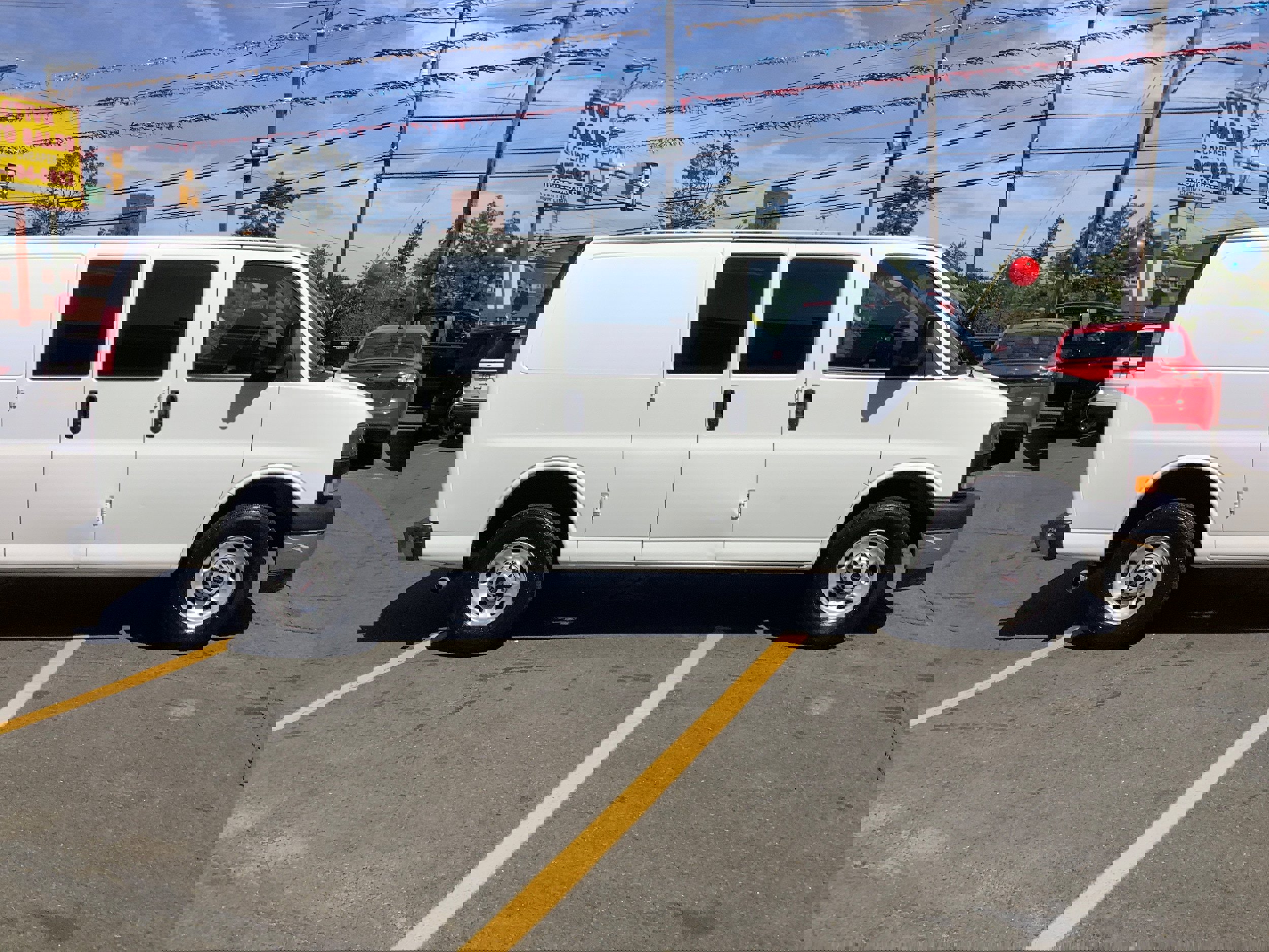 Used 2023 GMC Savana 2500 w/ Driver Convenience Package image 8