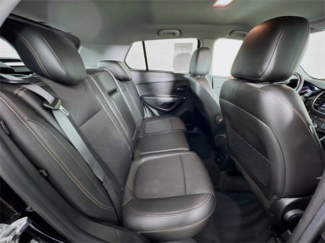 Used 2020 Chevrolet Trax LT w/ LT Convenience Package image 38