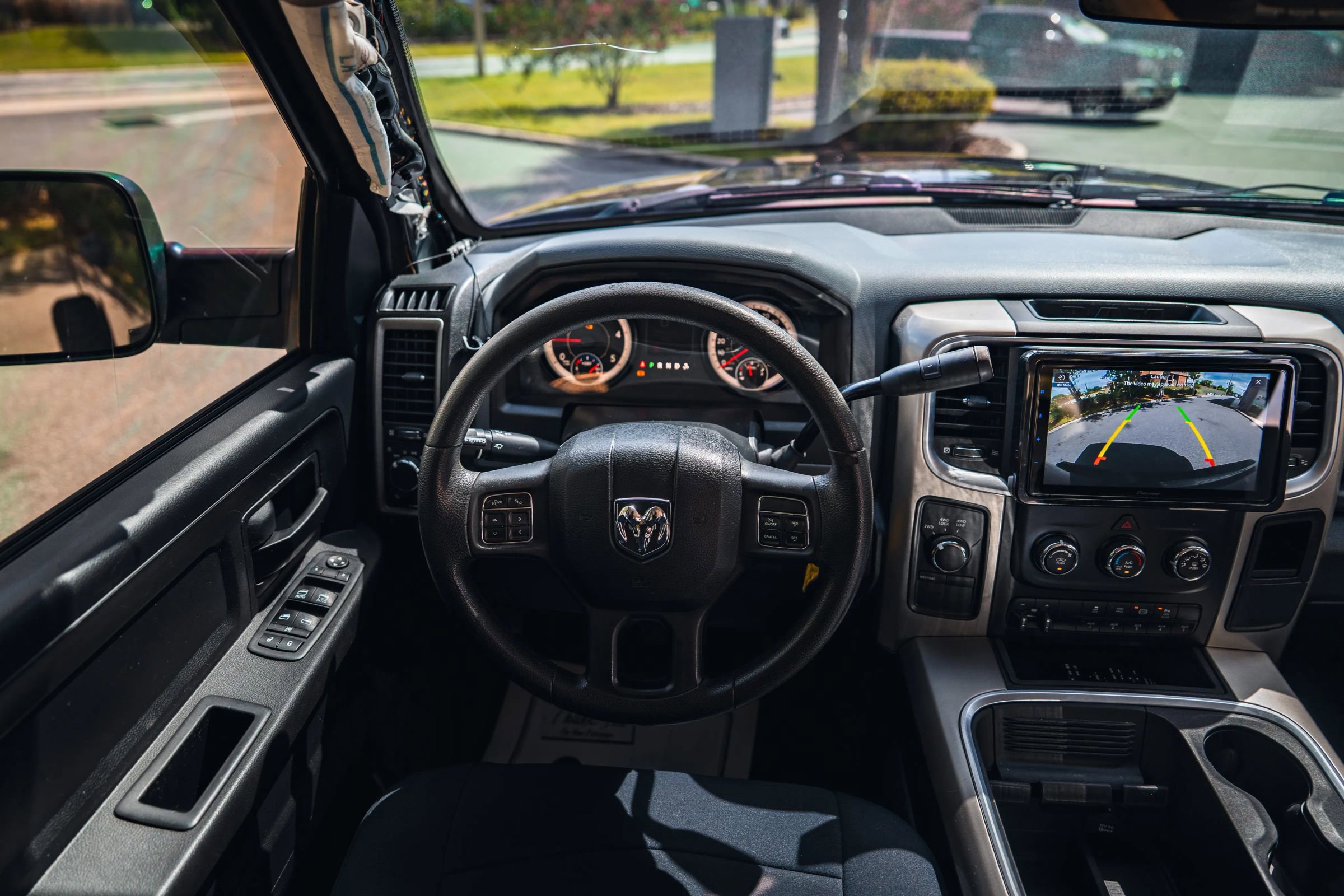 Used 2017 RAM 3500 Tradesman w/ Chrome Appearance Group image 19