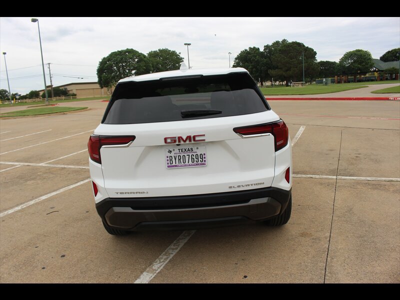 Used 2026 GMC Terrain Elevation FWD image 4
