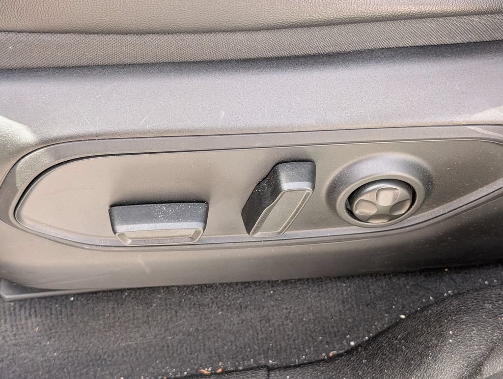 Used 2025 Jeep Grand Cherokee Altitude RWD image 18