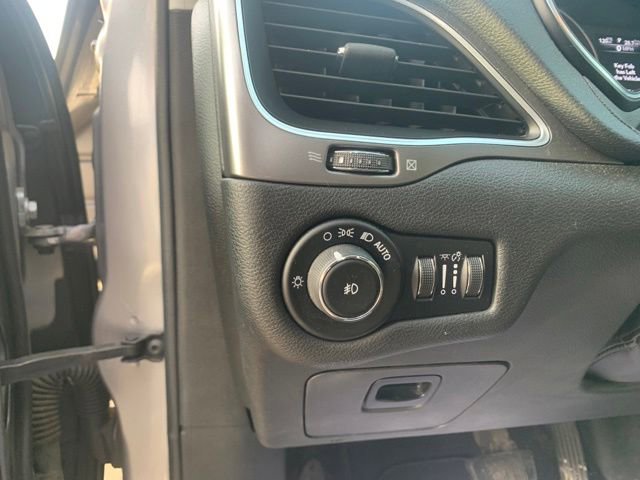 Used 2019 Jeep Cherokee Latitude Plus FWD image 13