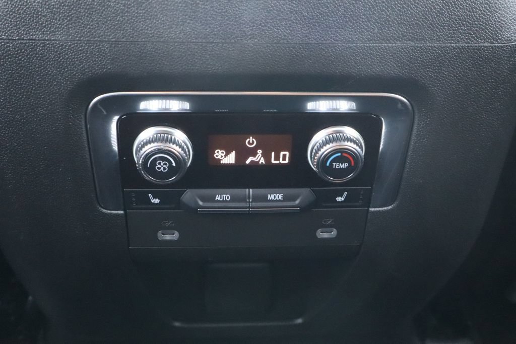 Used 2023 GMC Yukon XL AT4 w/ Max Trailering Package AWD/4WD image 31