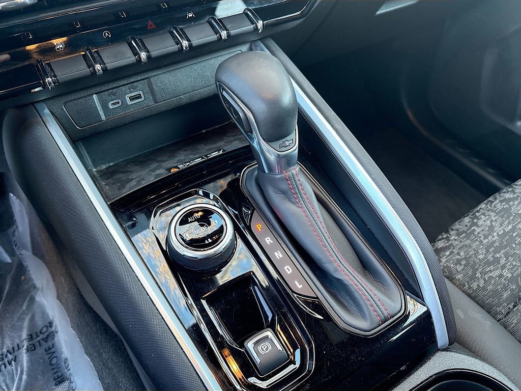 Used 2023 Chevrolet Colorado Z71 w/ Z71 Convenience Package 2 image 17