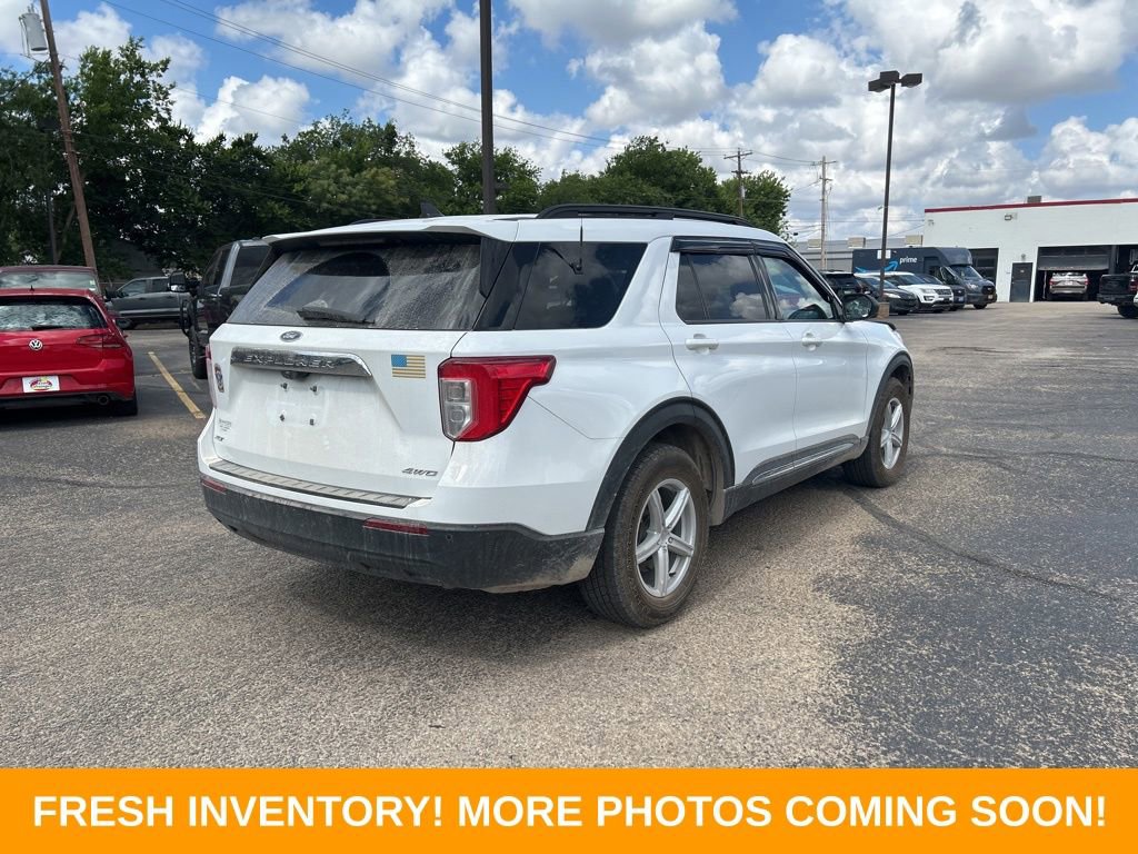 Used 2021 Ford Explorer XLT AWD/4WD image 3