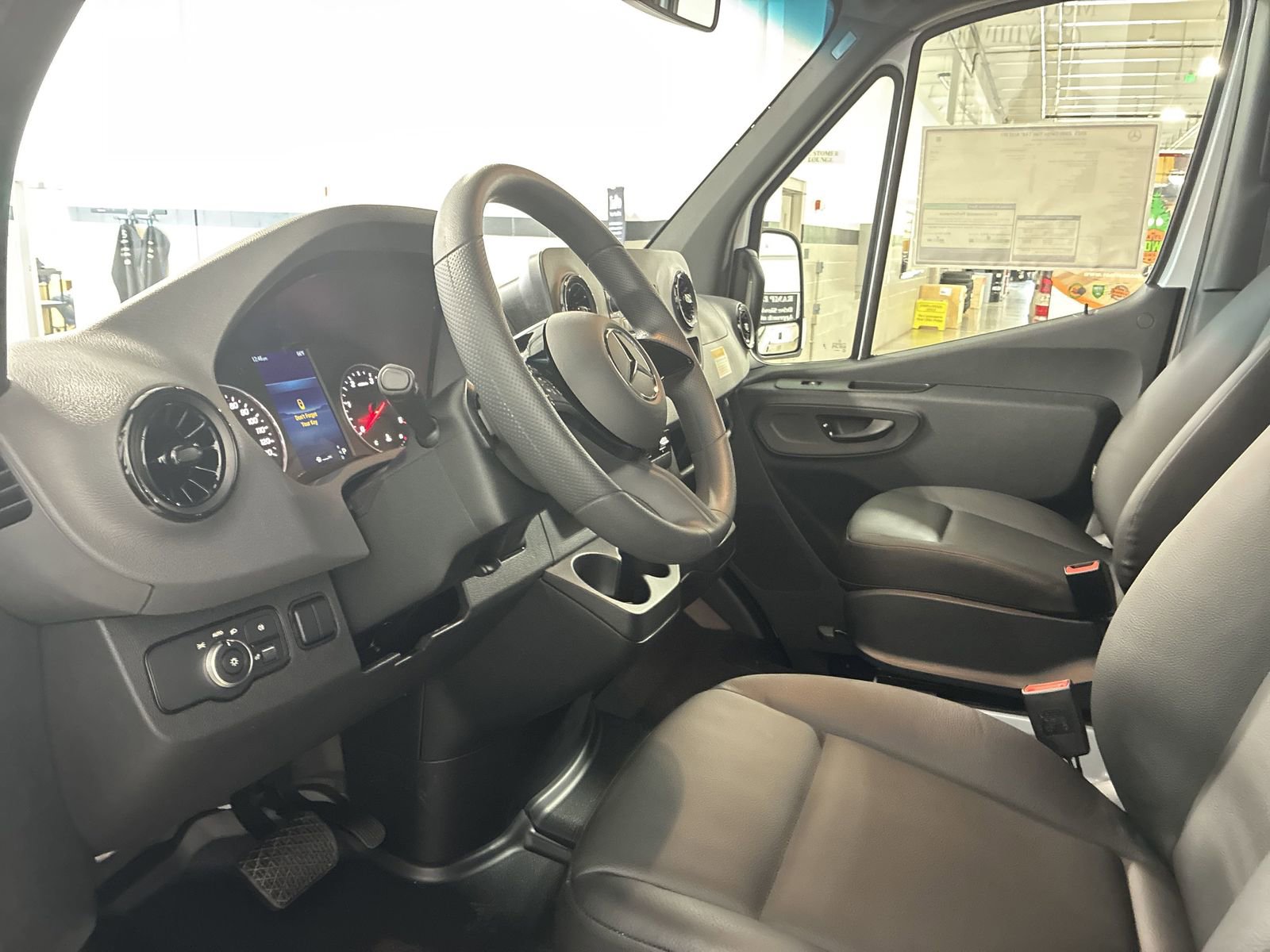 New 2025 Mercedes-Benz Sprinter 2500 image 12