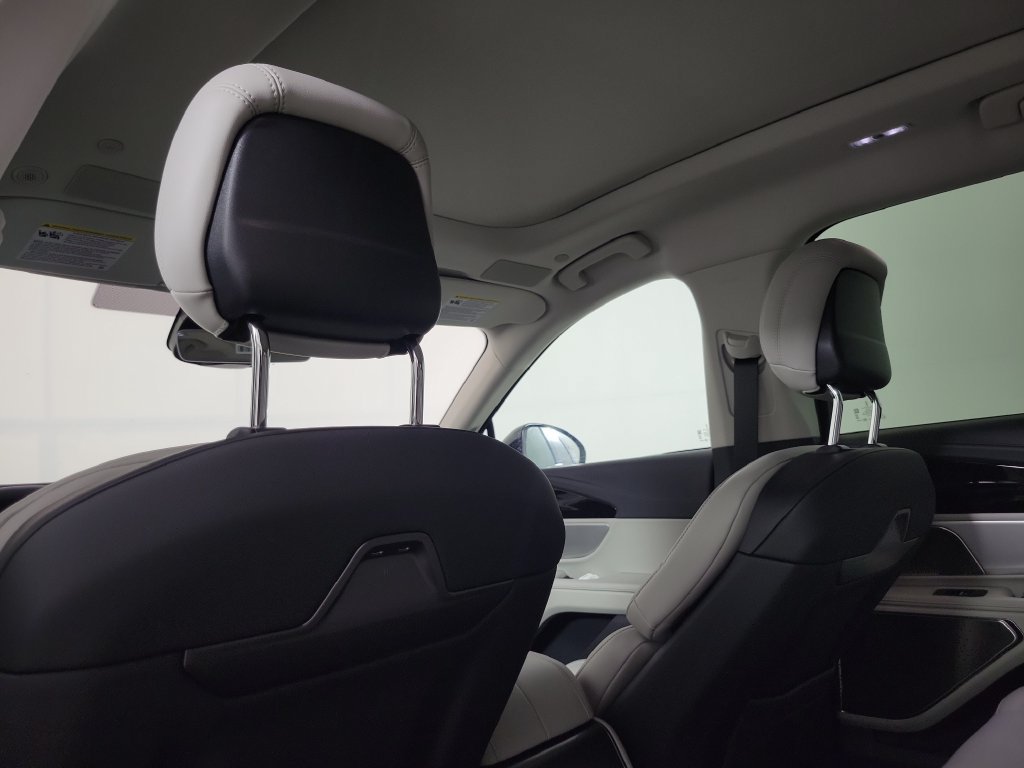 New 2026 Lincoln Nautilus Reserve AWD/4WD image 13
