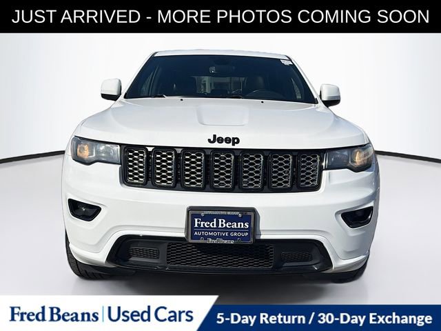 Used 2020 Jeep Grand Cherokee Altitude image 2