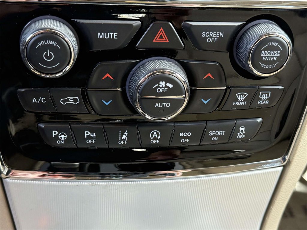 Used 2021 Jeep Grand Cherokee Summit image 6