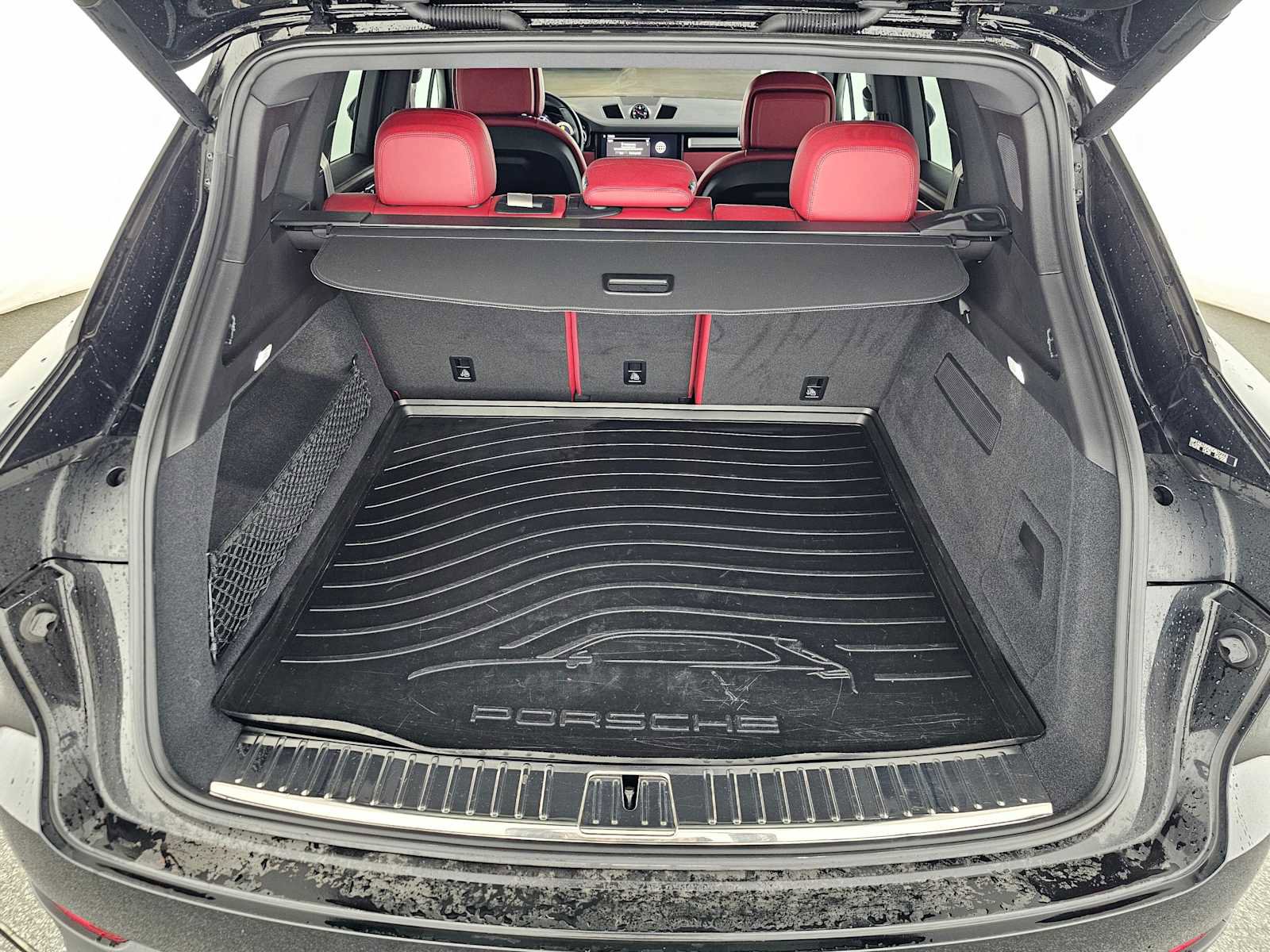 Used 2022 Porsche Cayenne Platinum Edition image 14