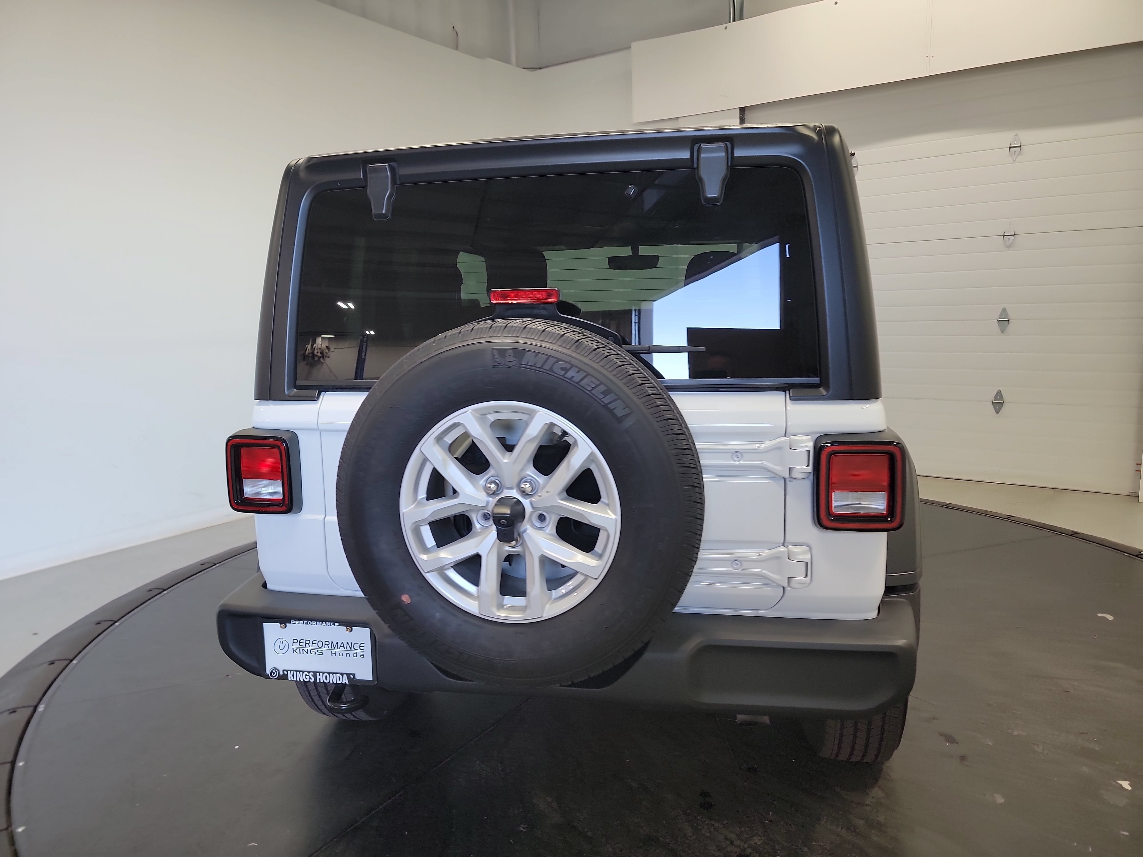 Used 2023 Jeep Wrangler Sport AWD/4WD image 8