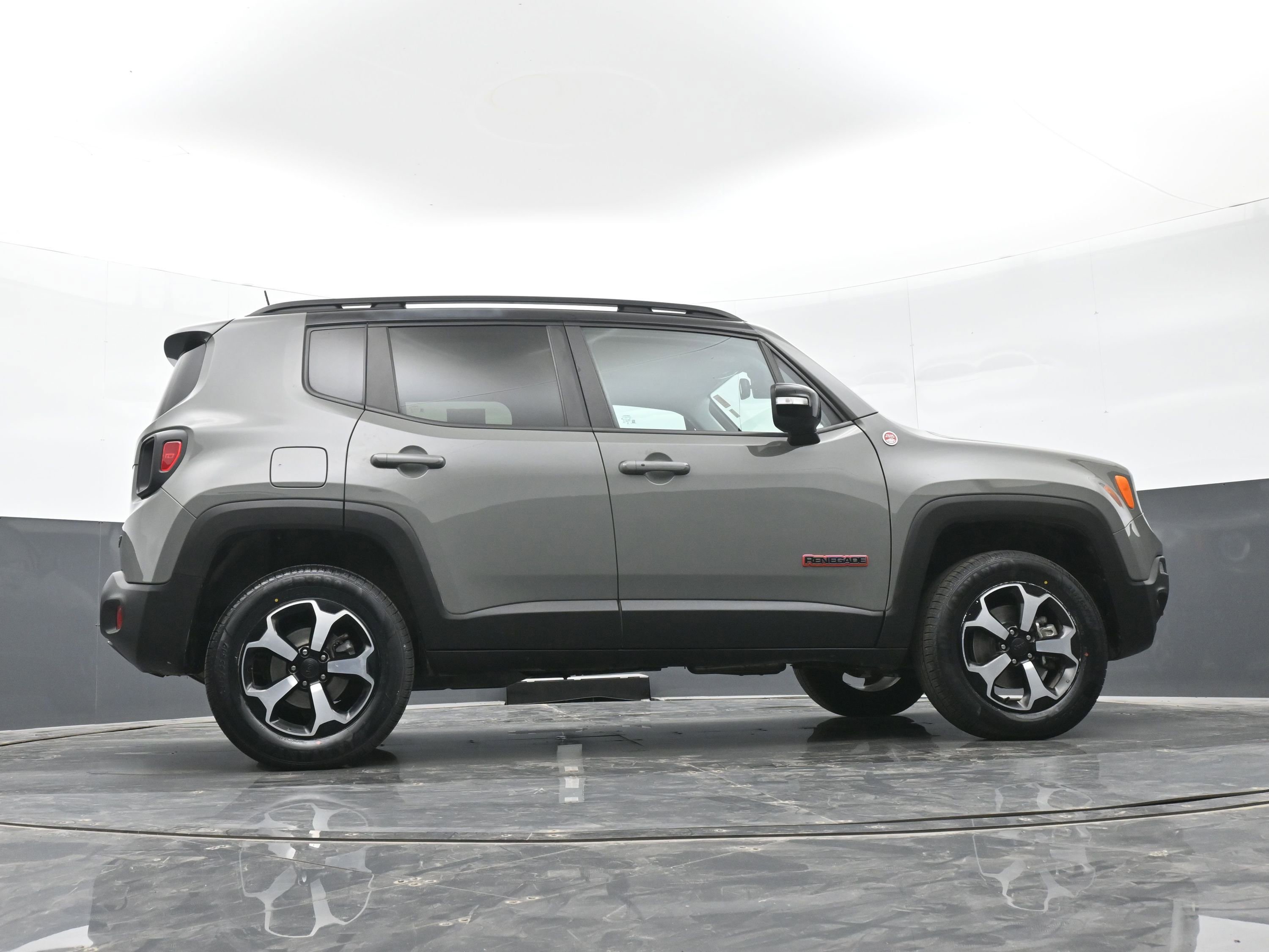 Used 2022 Jeep Renegade Trailhawk w/ Sun/Sound Group AWD/4WD image 42
