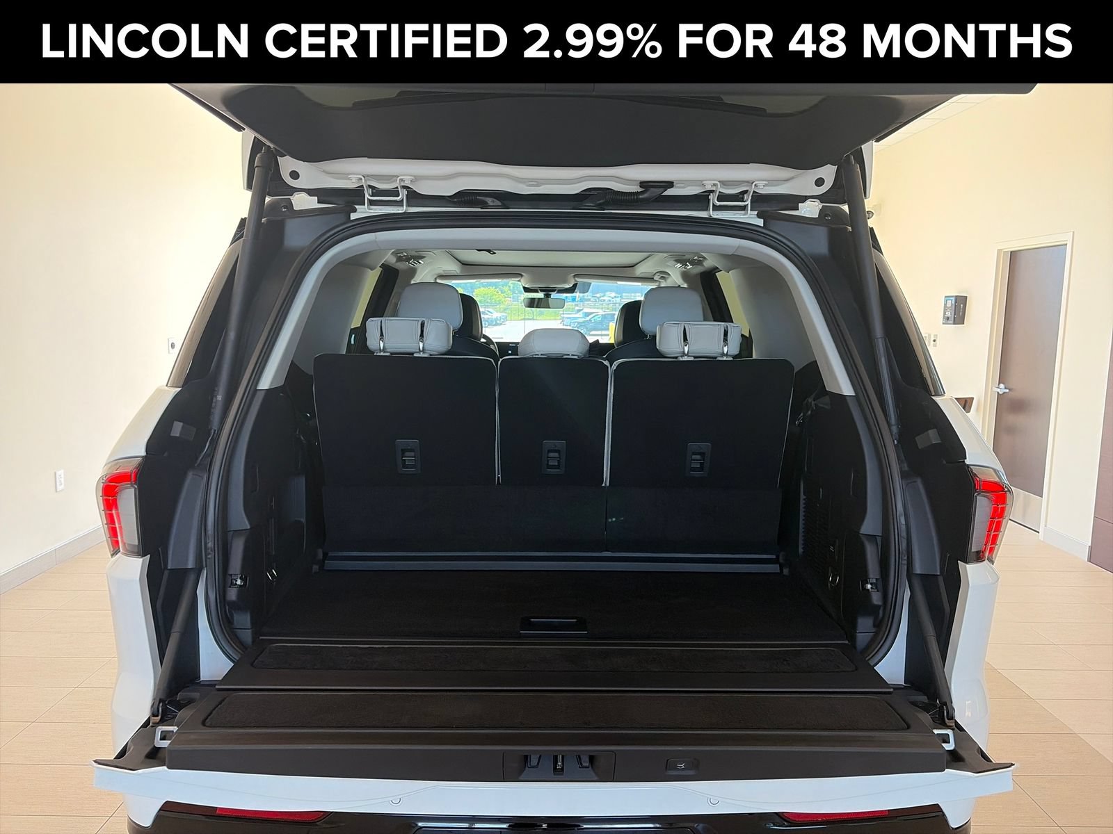 Certified 2026 Lincoln Navigator Reserve AWD/4WD image 9