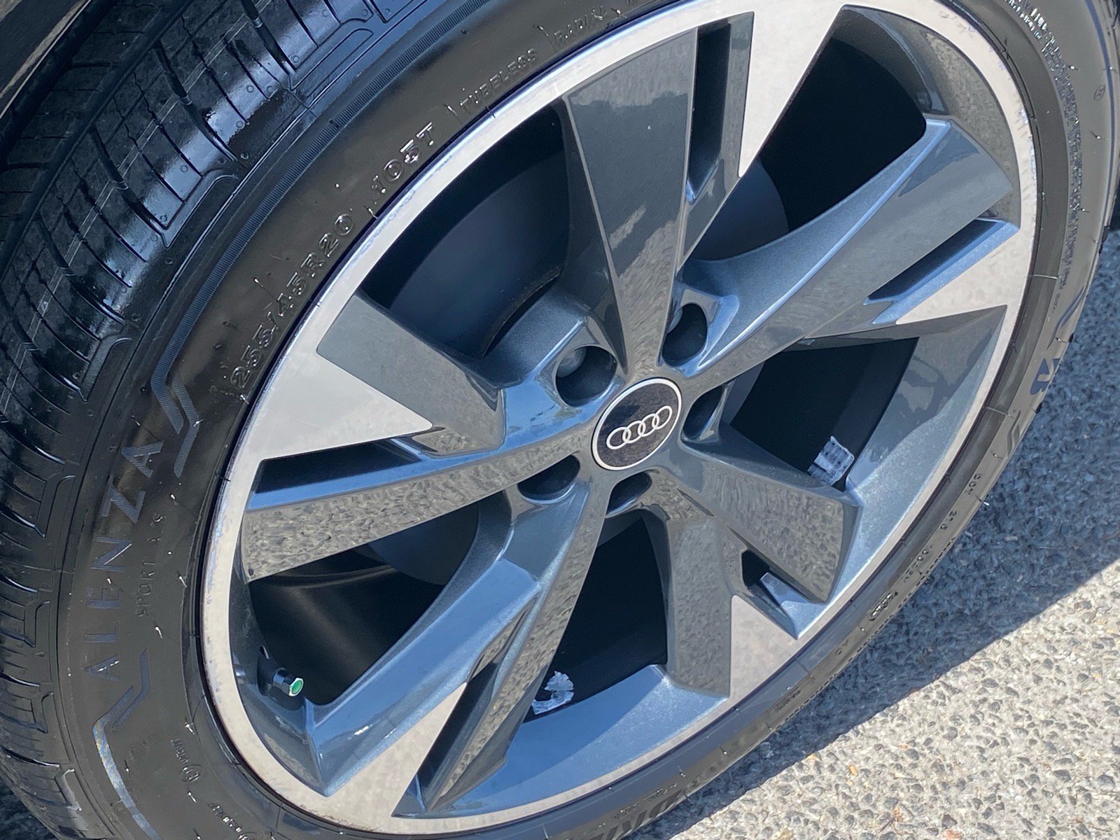 Used 2022 Audi Q4 e-tron Prestige AWD/4WD image 20