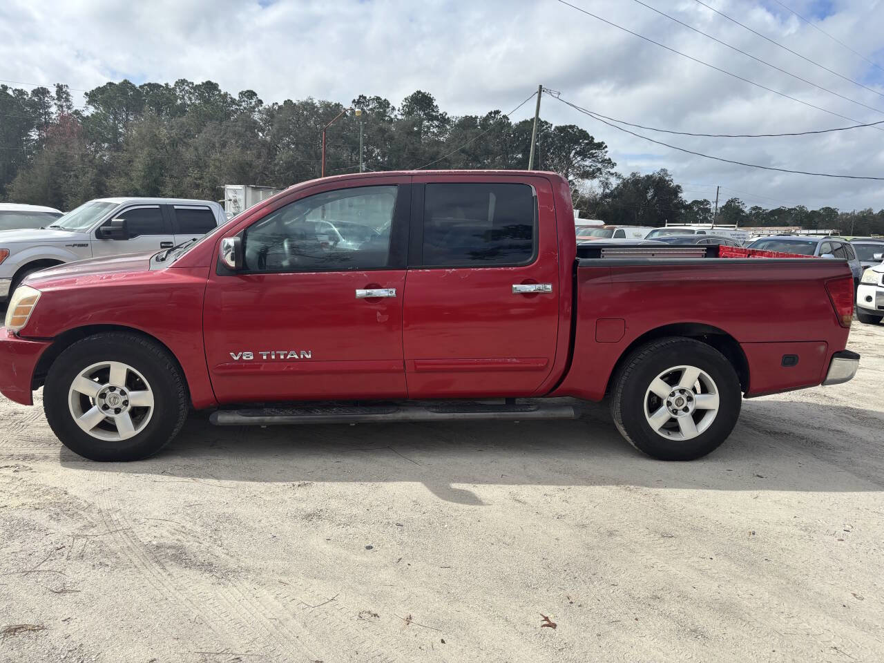 Used 2005 Nissan Titan SE w/ (W01) Utility Bed Pkg image 4