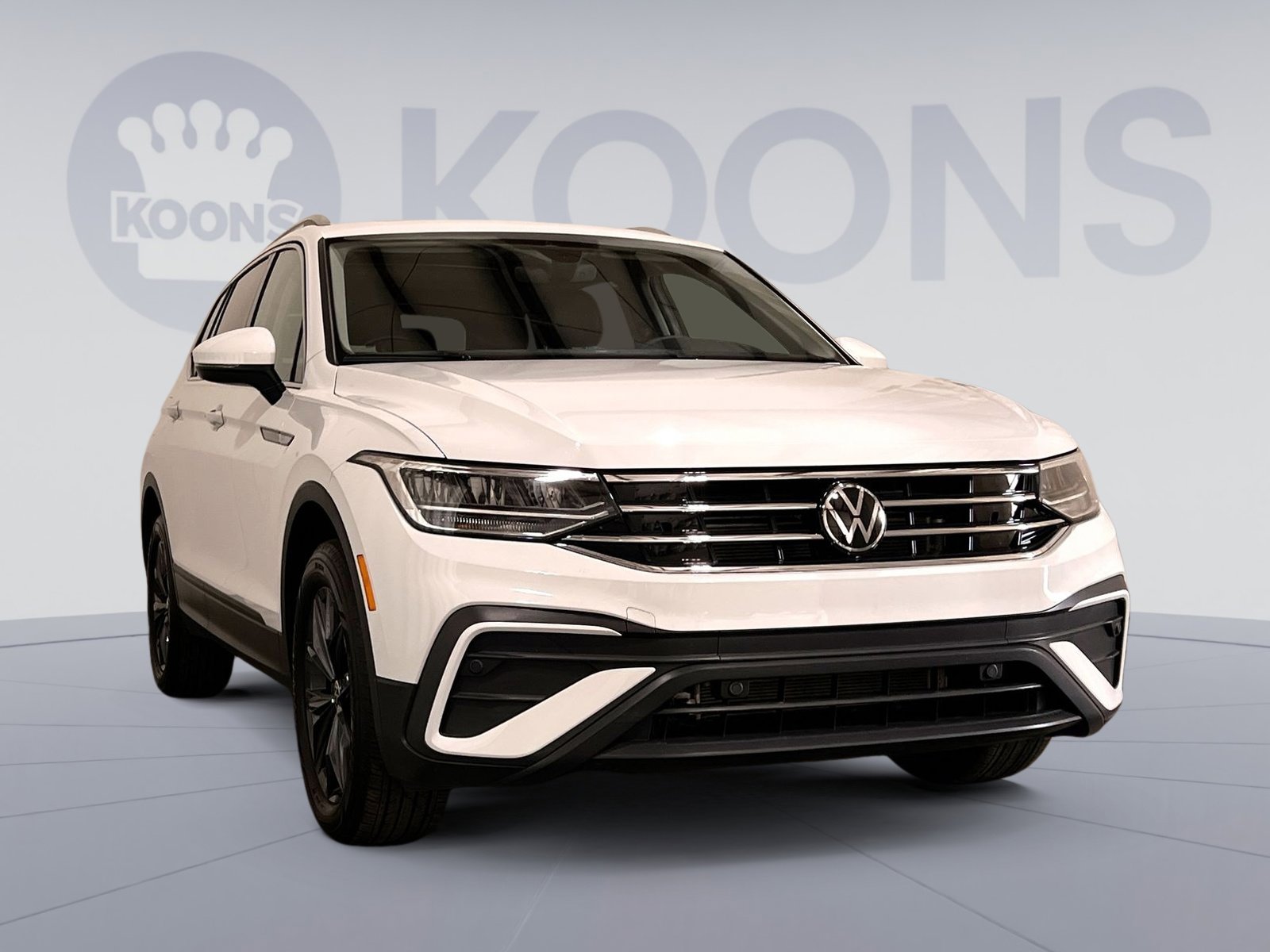 Used 2024 Volkswagen Tiguan SE FWD image 10