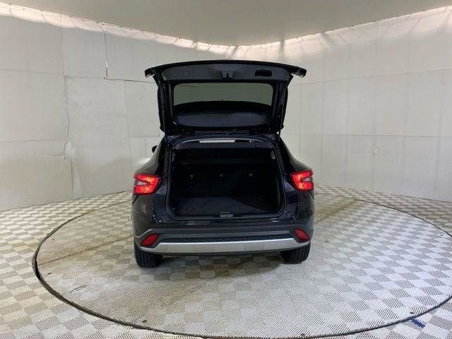 Used 2024 Chevrolet Trax LT w/ Driver Confidence Package FWD image 34