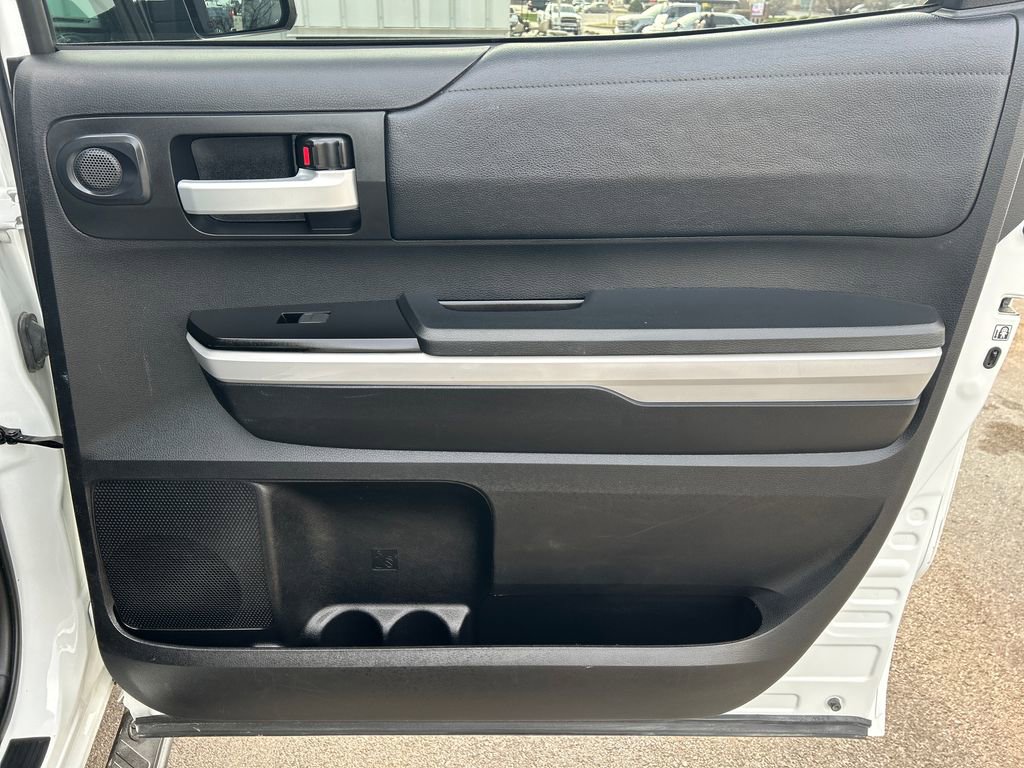 Used 2018 Toyota Tundra SR5 w/ SR5 Upgrade Package image 33