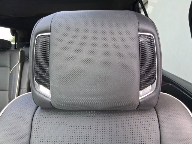 Used 2024 Cadillac Escalade Premium Luxury w/ Performance Package image 23