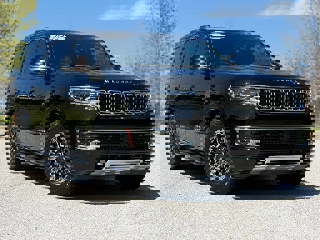 Used 2024 Jeep Wagoneer Series II w/ Convenience Group I image 2