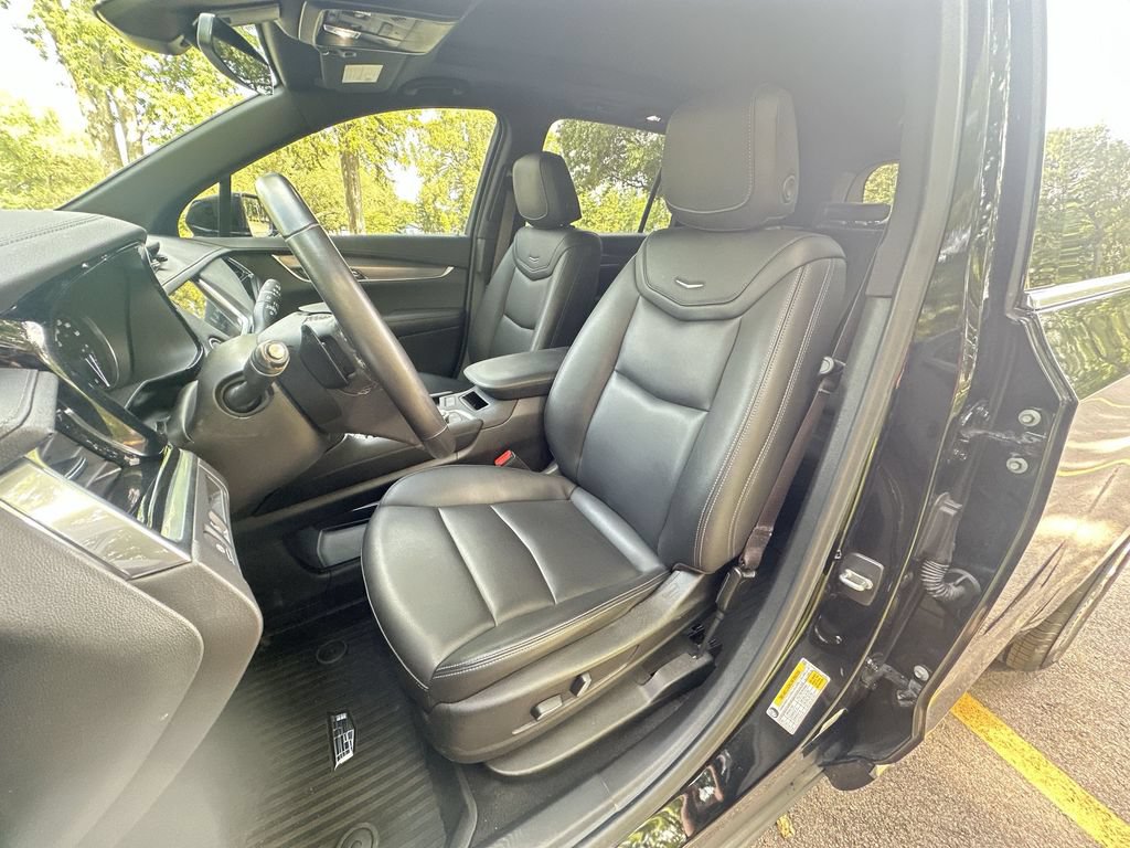 Certified 2024 Cadillac XT6 Luxury w/ LPO, Floor Liner Package AWD/4WD image 19