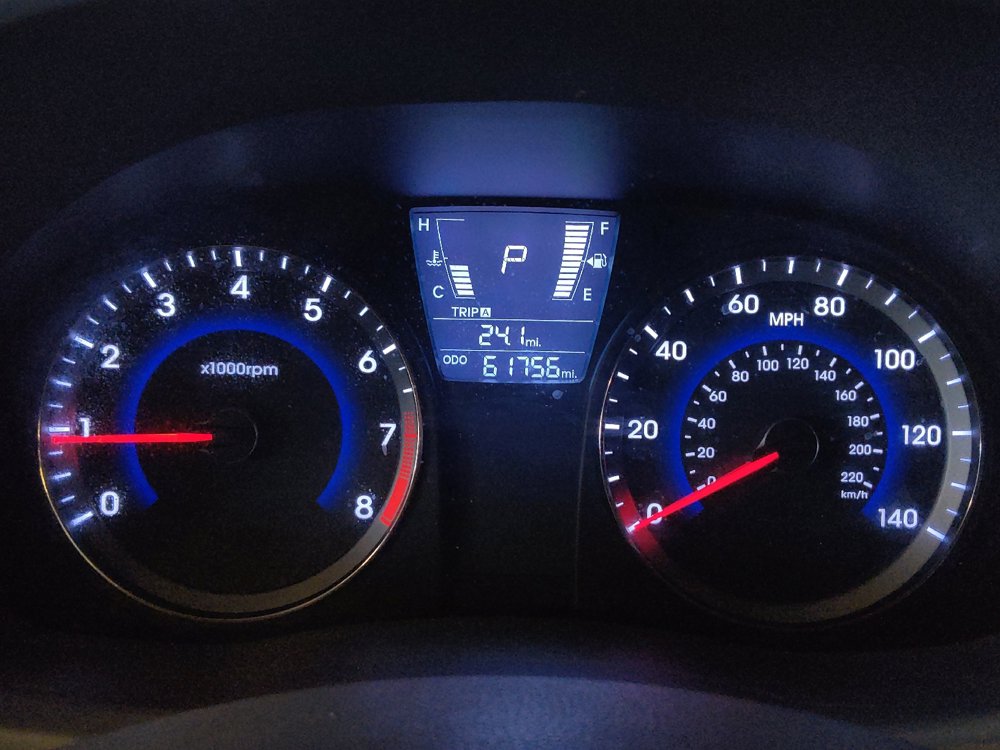 Used 2013 Hyundai Accent SE FWD image 23