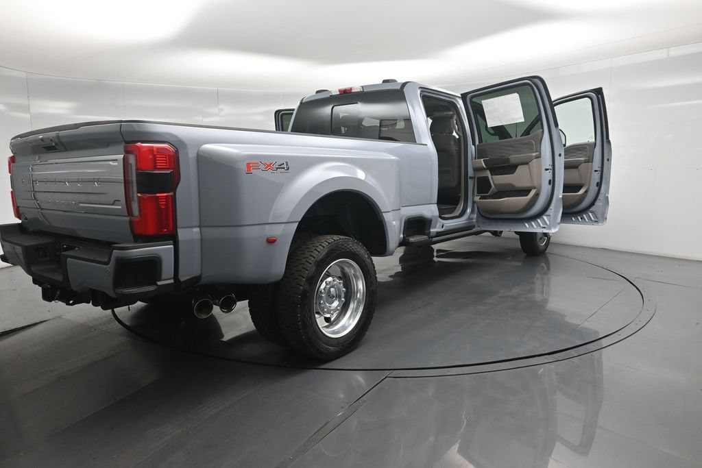 New 2026 Ford F450 Platinum w/ Platinum Plus Package AWD/4WD image 4