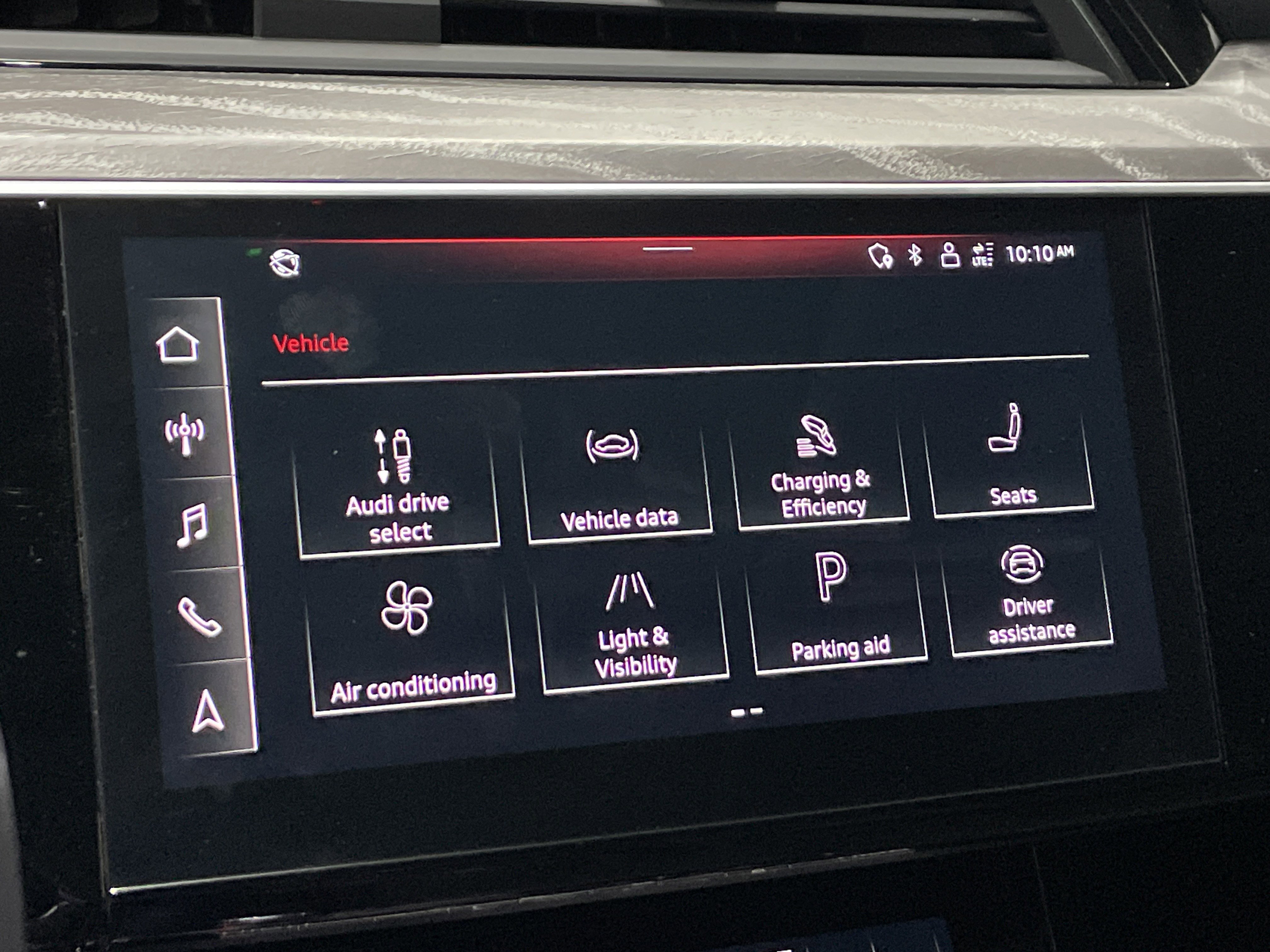 Used 2022 Audi e-tron Premium Plus w/ Premium Plus Package image 23