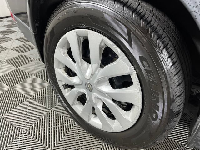 Used 2017 Nissan Rogue S FWD image 16