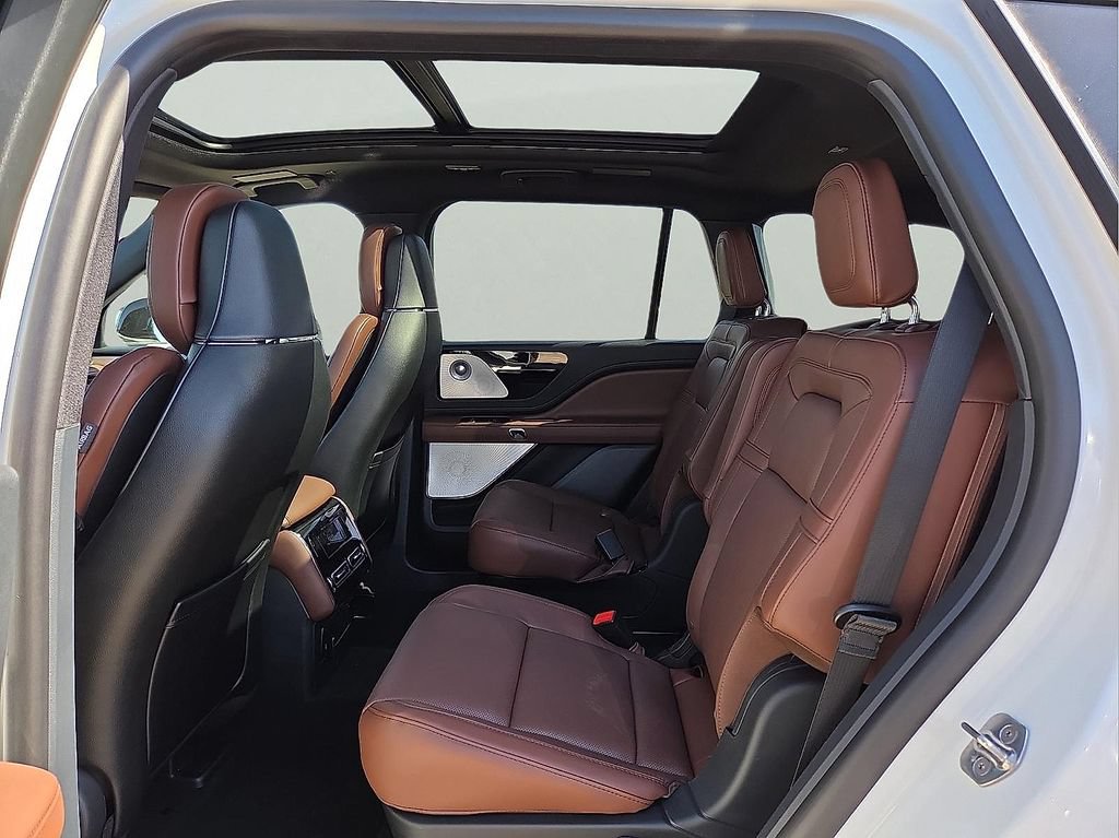 New 2026 Lincoln Aviator Reserve w/ Luxury Package RWD image 13