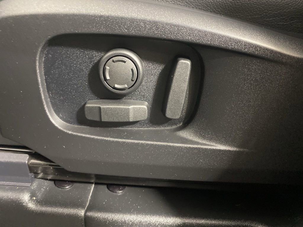 Used 2021 Land Rover Defender 110 SE image 21