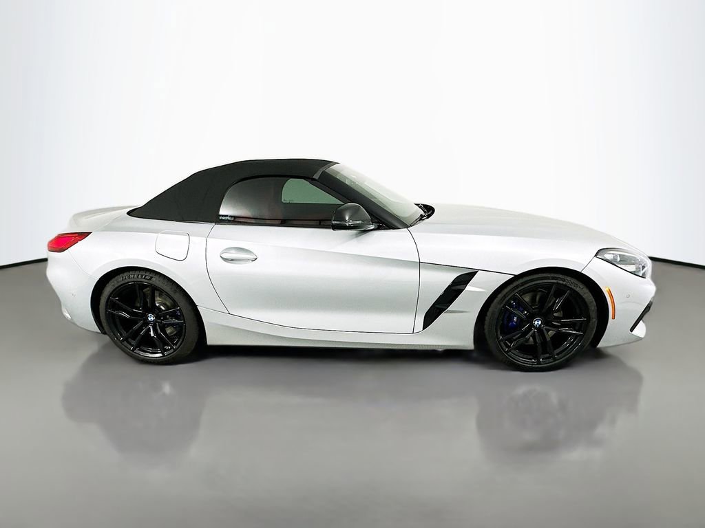 Certified 2022 BMW Z4 sDrive30i w/ Dynamic Handling Package image 4