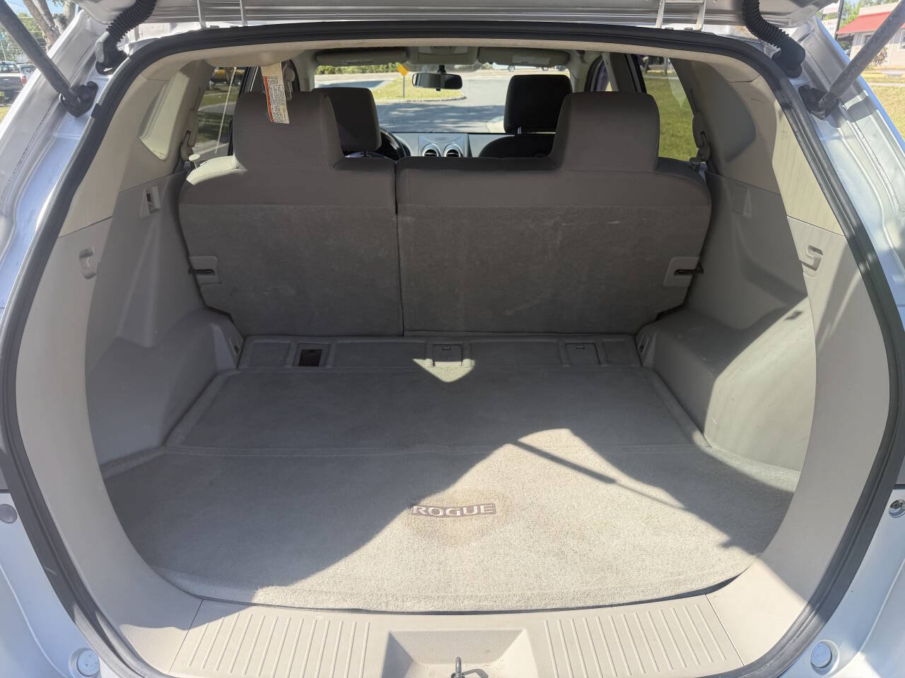 Used 2011 Nissan Rogue SV FWD image 13