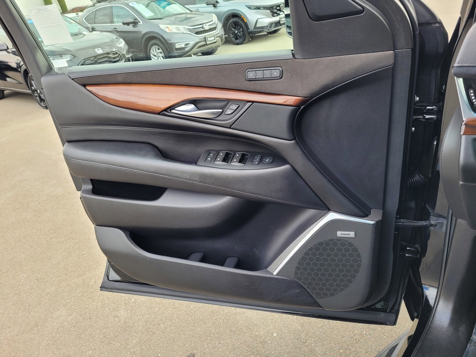 Used 2019 Cadillac Escalade Luxury image 16