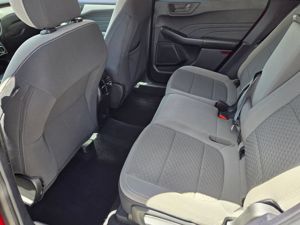 Used 2022 Ford Escape SE w/ Convenience Package FWD image 11