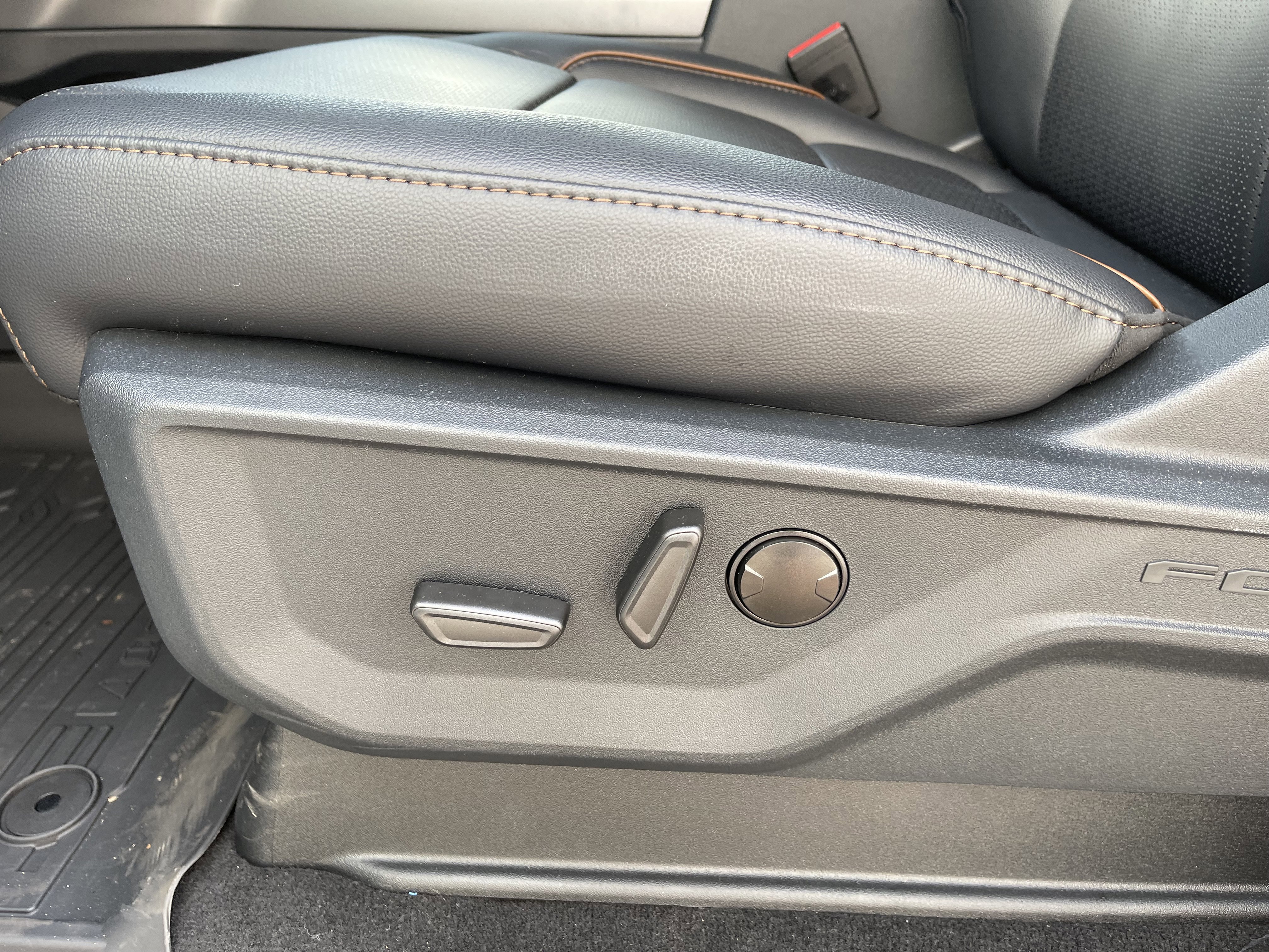 New 2026 Ford F350 Lariat image 9