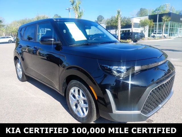Certified 2025 Kia Soul LX w/ LX Technology Package FWD image 3
