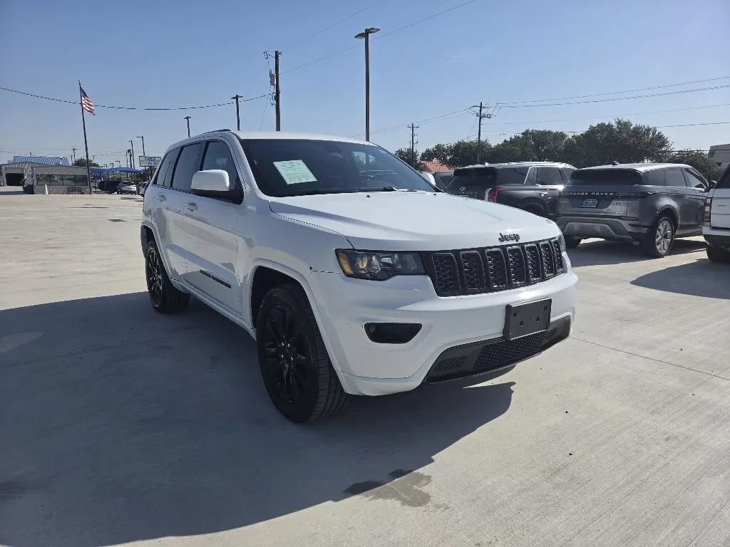Used 2021 Jeep Grand Cherokee Laredo X AWD/4WD image 3