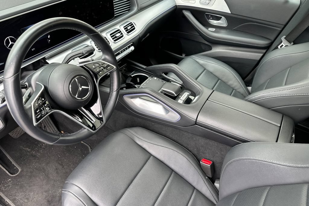 Used 2024 Mercedes-Benz GLS 450 4MATIC image 10