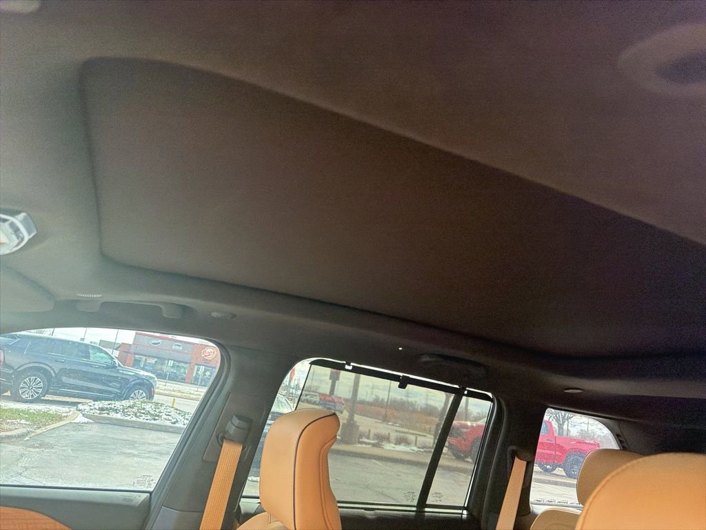 Used 2023 Jeep Grand Cherokee Summit image 8