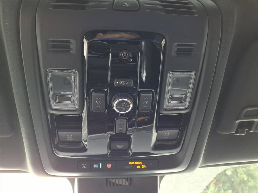 New 2026 Chevrolet Suburban Premier RWD image 23