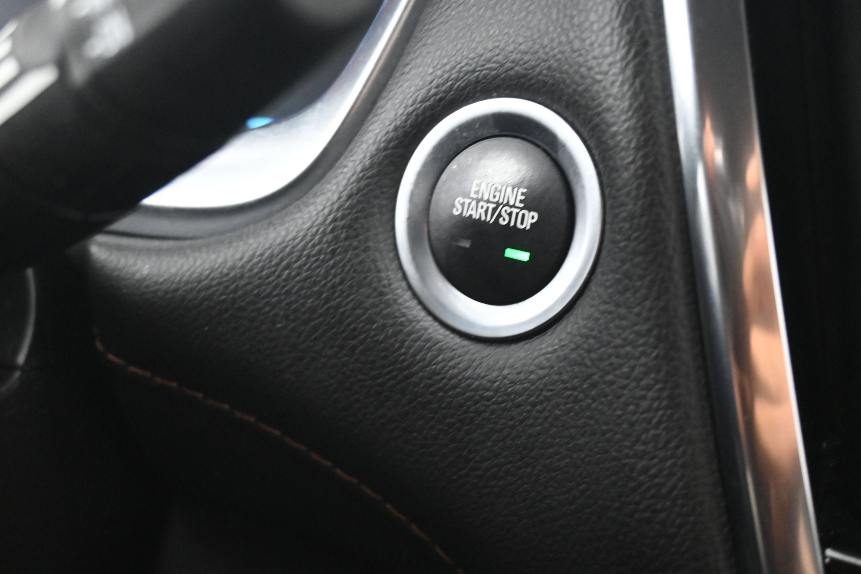 Used 2020 Chevrolet Traverse LT FWD image 17