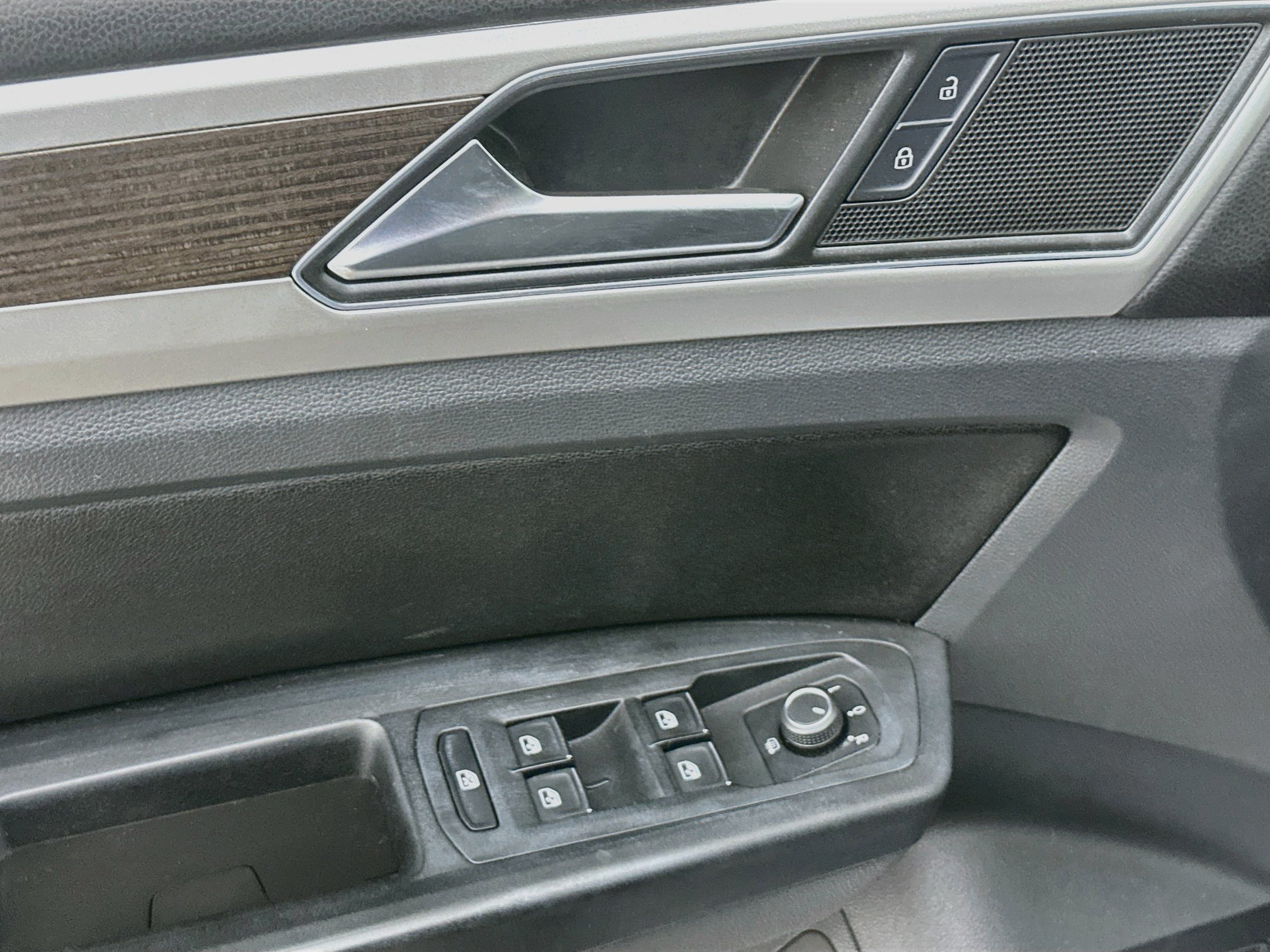 Used 2018 Volkswagen Atlas SE FWD image 15